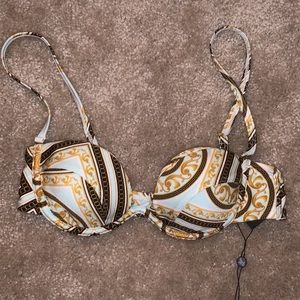 Size 2 Jagger & Stone underwire bikini top